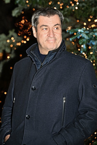 Markus Söder besucht den Christkindlesmarkt in Nürnberg