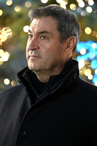 Markus Söder besucht den Christkindlesmarkt in Nürnberg