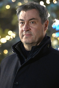 Markus Söder besucht den Christkindlesmarkt in Nürnberg