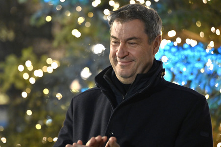 Markus Söder besucht den Christkindlesmarkt in Nürnberg