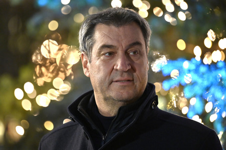 Markus Söder besucht den Christkindlesmarkt in Nürnberg