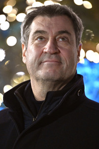 Markus Söder besucht den Christkindlesmarkt in Nürnberg