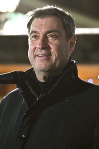 Markus Söder besucht den Christkindlesmarkt in Nürnberg