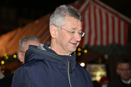 Markus Söder besucht den Christkindlesmarkt in Nürnberg
