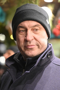 Markus Söder besucht den Christkindlesmarkt in Nürnberg