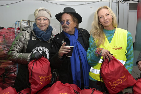 Frank Zander und Prominente unterstützen Caritas-Foodtruck in Berlin