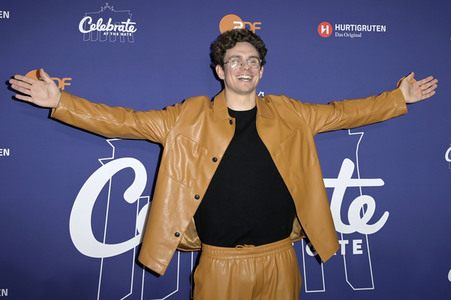 Silvestershow 'Celebrate at the Gate - Willkommen 2023' in Berlin