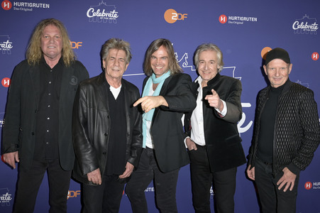 Silvestershow 'Celebrate at the Gate - Willkommen 2023' in Berlin