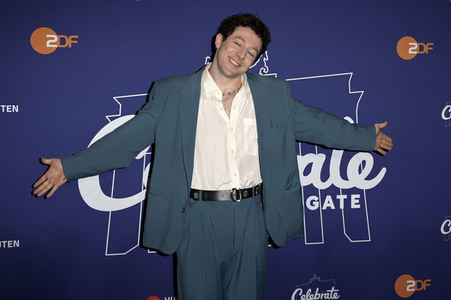 Silvestershow 'Celebrate at the Gate - Willkommen 2023' in Berlin