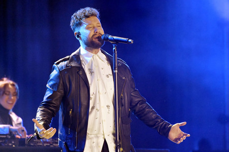 Silvestershow 'Celebrate at the Gate - Willkommen 2023' in Berlin