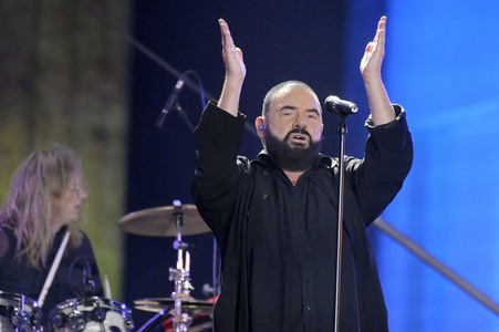 Silvestershow 'Celebrate at the Gate - Willkommen 2023' in Berlin
