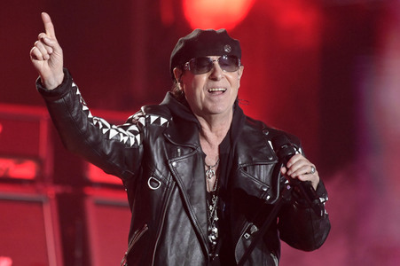 Silvestershow 'Celebrate at the Gate - Willkommen 2023' in Berlin