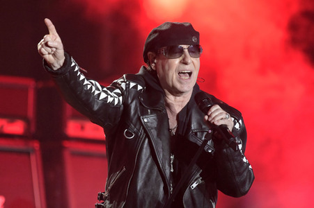 Silvestershow 'Celebrate at the Gate - Willkommen 2023' in Berlin