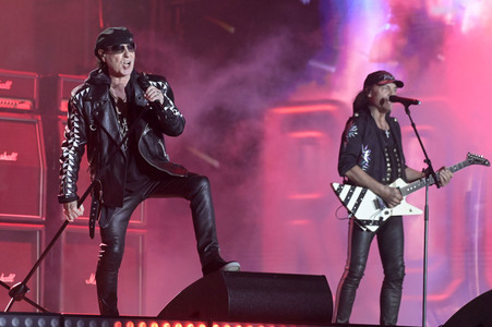 Silvestershow 'Celebrate at the Gate - Willkommen 2023' in Berlin