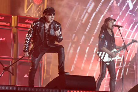 Silvestershow 'Celebrate at the Gate - Willkommen 2023' in Berlin
