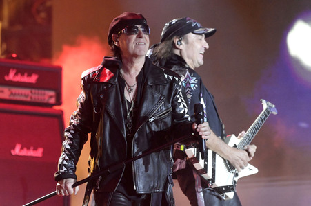 Silvestershow 'Celebrate at the Gate - Willkommen 2023' in Berlin