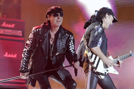Silvestershow 'Celebrate at the Gate - Willkommen 2023' in Berlin