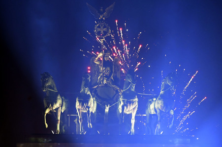 Silvestershow 'Celebrate at the Gate - Willkommen 2023' in Berlin