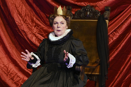 Theaterprobe 'Der König stirbt' in Dessau-Roßlau