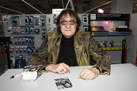 Autogrammstunde mit Dieter Birr in Bautzen