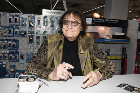 Autogrammstunde mit Dieter Birr in Bautzen