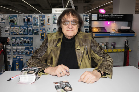 Autogrammstunde mit Dieter Birr in Bautzen