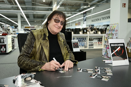 Autogrammstunde mit Dieter Birr in Bautzen