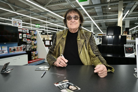 Autogrammstunde mit Dieter Birr in Bautzen