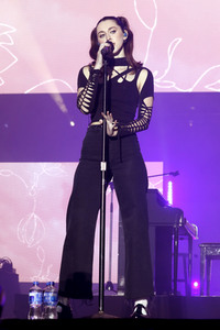 Auftritt von Em Beihold in Los Angeles