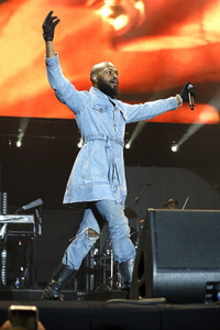 Auftritt von Duckwrth in Los Angeles