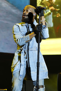 Auftritt von Duckwrth in Los Angeles
