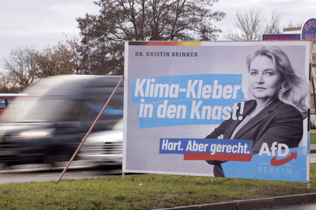 Wahlplakate zur Wiederholungswahl zum Abgeordnetenhaus in Berlin