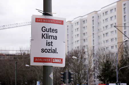 Wahlplakate zur Wiederholungswahl zum Abgeordnetenhaus in Berlin