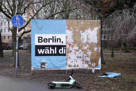 Wahlplakate zur Wiederholungswahl zum Abgeordnetenhaus in Berlin