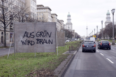 Wahlplakate zur Wiederholungswahl zum Abgeordnetenhaus in Berlin