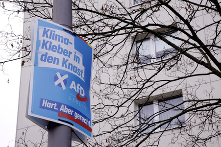 Wahlplakate zur Wiederholungswahl zum Abgeordnetenhaus in Berlin