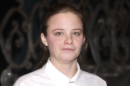 Besuch von Jasna Fritzi Bauer beim Musical 'Die Eiskönigin' in Hamburg