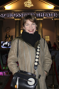 Theaterpremiere 'Eines langen Tages Reise in die Nacht' in Berlin