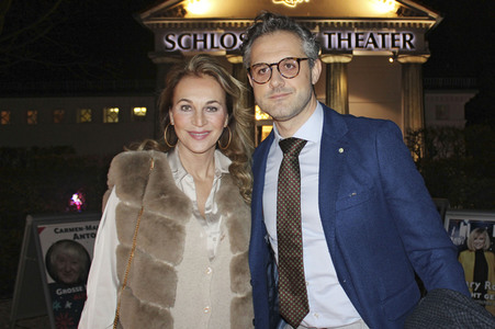 Theaterpremiere 'Eines langen Tages Reise in die Nacht' in Berlin