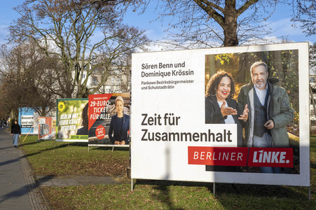 Wahlplakate zur Wiederholungswahl zum Abgeordnetenhaus in Berlin