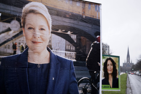Wahlplakate von SPD und Bündnis 90/Die Grünen zur Wiederholungswahl in Berlin