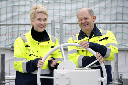 Offizielle Inbetriebnahme des LNG-Terminals 'Deutsche Ostsee' in Lubmin