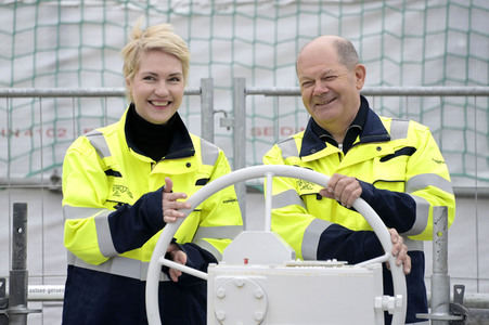 Offizielle Inbetriebnahme des LNG-Terminals 'Deutsche Ostsee' in Lubmin