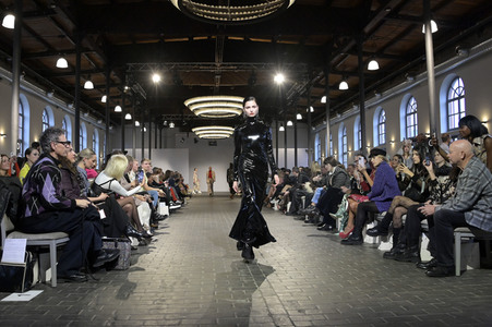 Marcel Ostertag Fashion Show auf der Berlin Fashion Week A/W 2023
