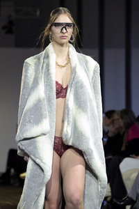 Rebekka Ruetz Fashion Show auf der Berlin Fashion Week A/W 2023