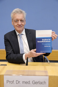 Bundespressekonferenz Wege zur Stärkung der Resilienz des deutschen Gesundheitssystems in Berlin
