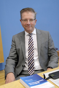 Bundespressekonferenz Wege zur Stärkung der Resilienz des deutschen Gesundheitssystems in Berlin