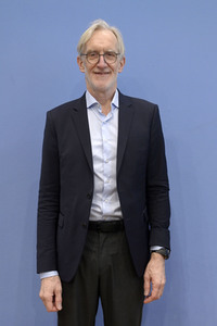 Bundespressekonferenz Wege zur Stärkung der Resilienz des deutschen Gesundheitssystems in Berlin