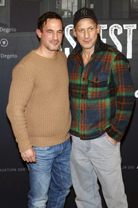Seienpremiere 'Asbest' in Berlin