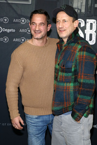 Seienpremiere 'Asbest' in Berlin